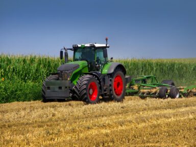 How to Choose the Right Farm Equipment for Your Farm Size